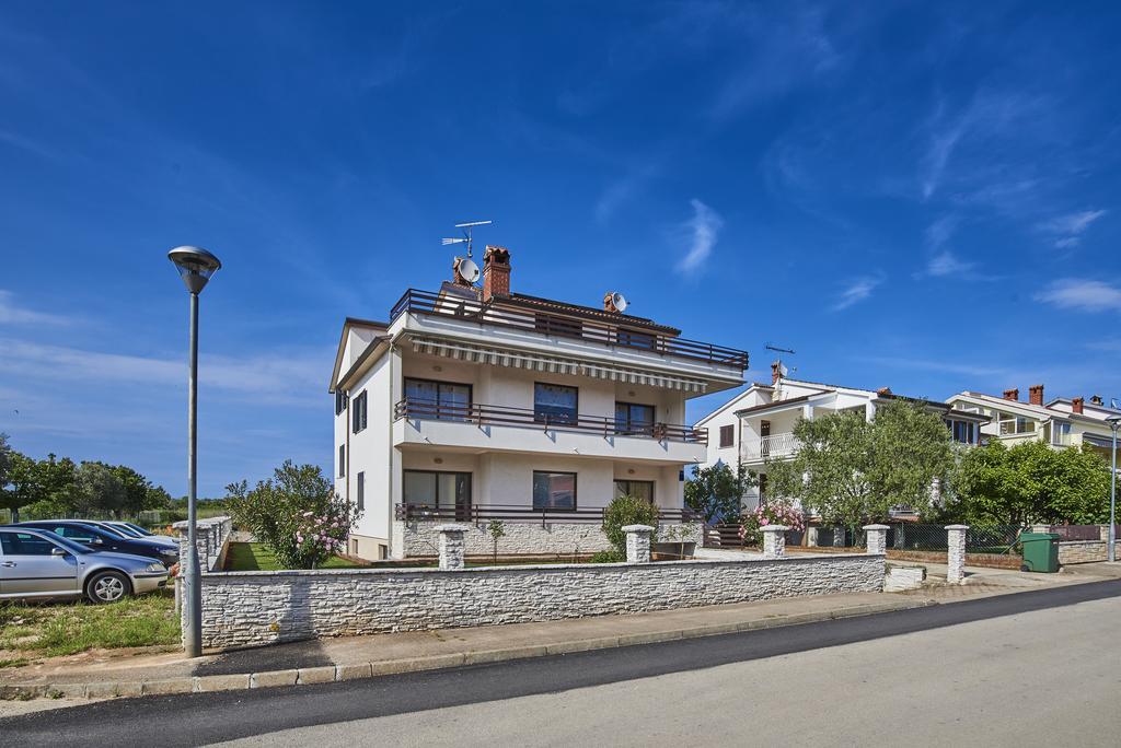 Lovely Roses Apartment Umag Exterior foto