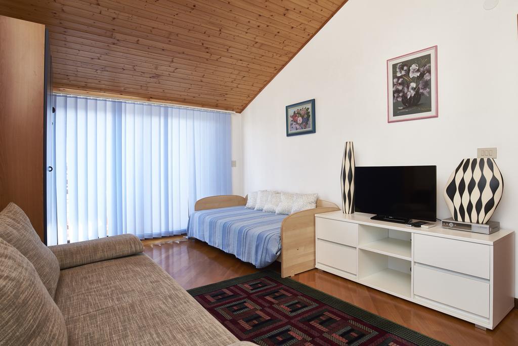 Lovely Roses Apartment Umag Exterior foto