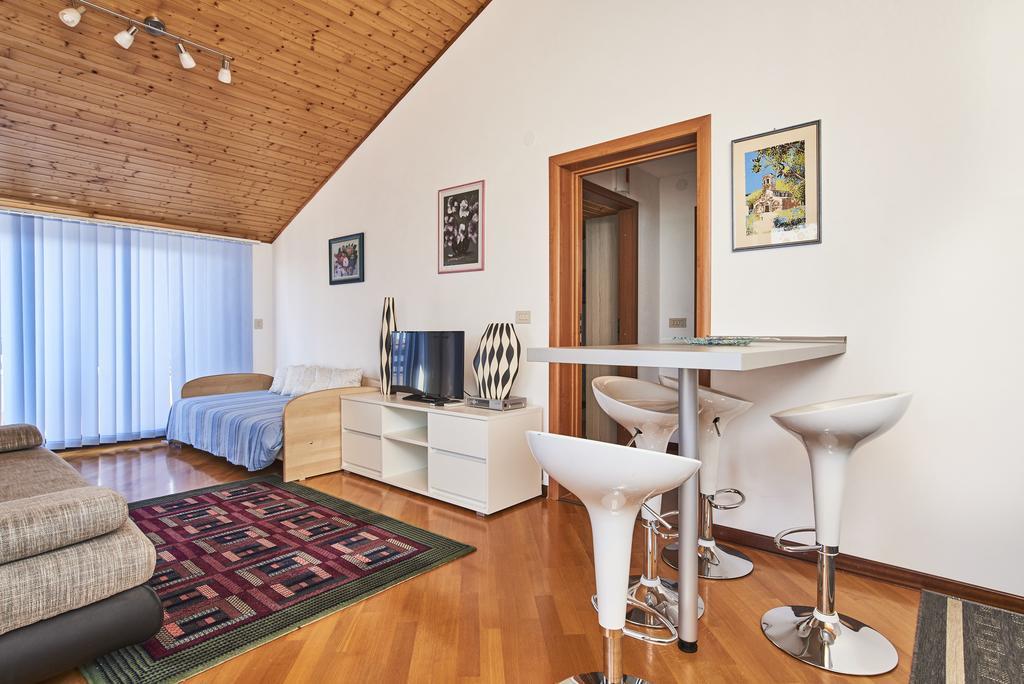 Lovely Roses Apartment Umag Exterior foto